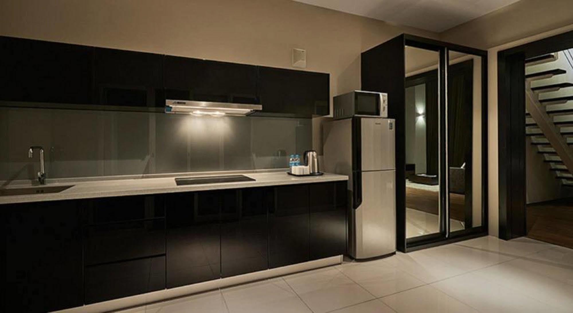 Maritime Luxury Suites George Town Ngoại thất bức ảnh